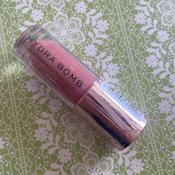 Revolution Makeup Hydra Bomb Lip Gloss With Peptides Hyaluronic